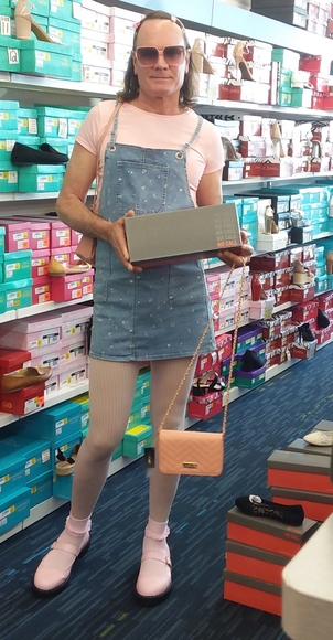 Complete Outfits - Picture 12 of 16